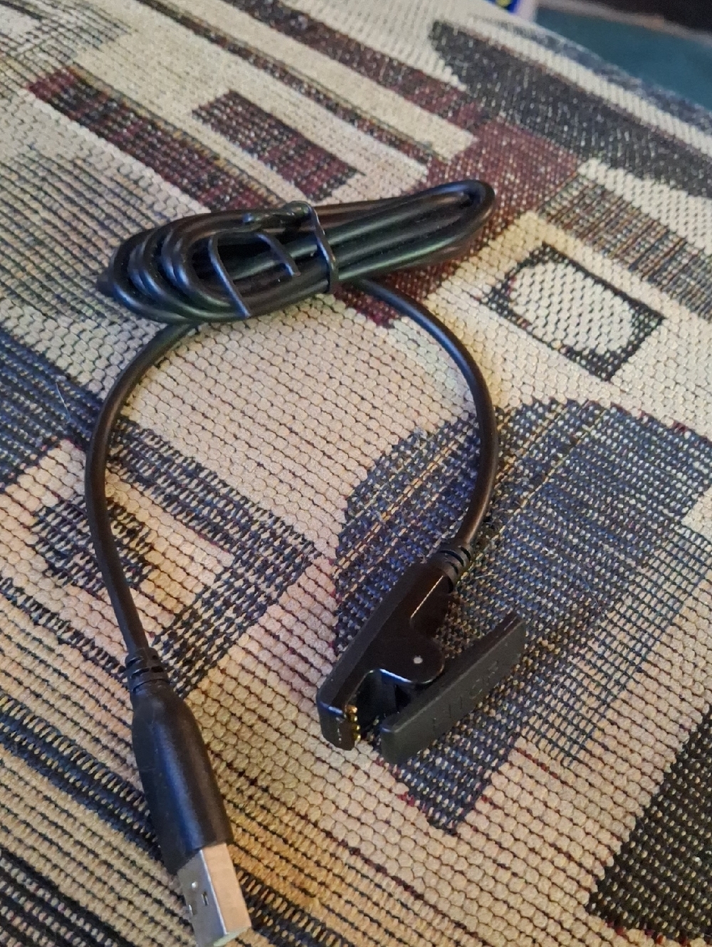 Black USB Clip-Style Charging & Sync Cable